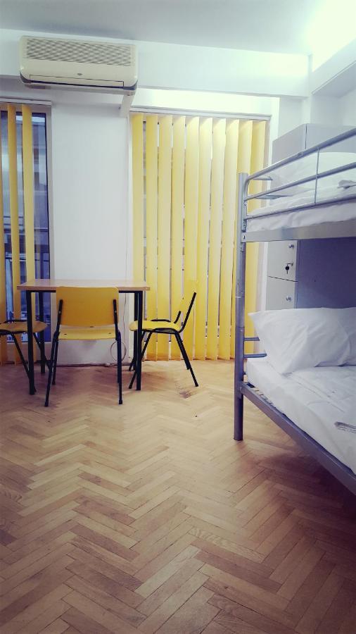 Sleep Inn Hostel Bucureşti Ngoại thất bức ảnh