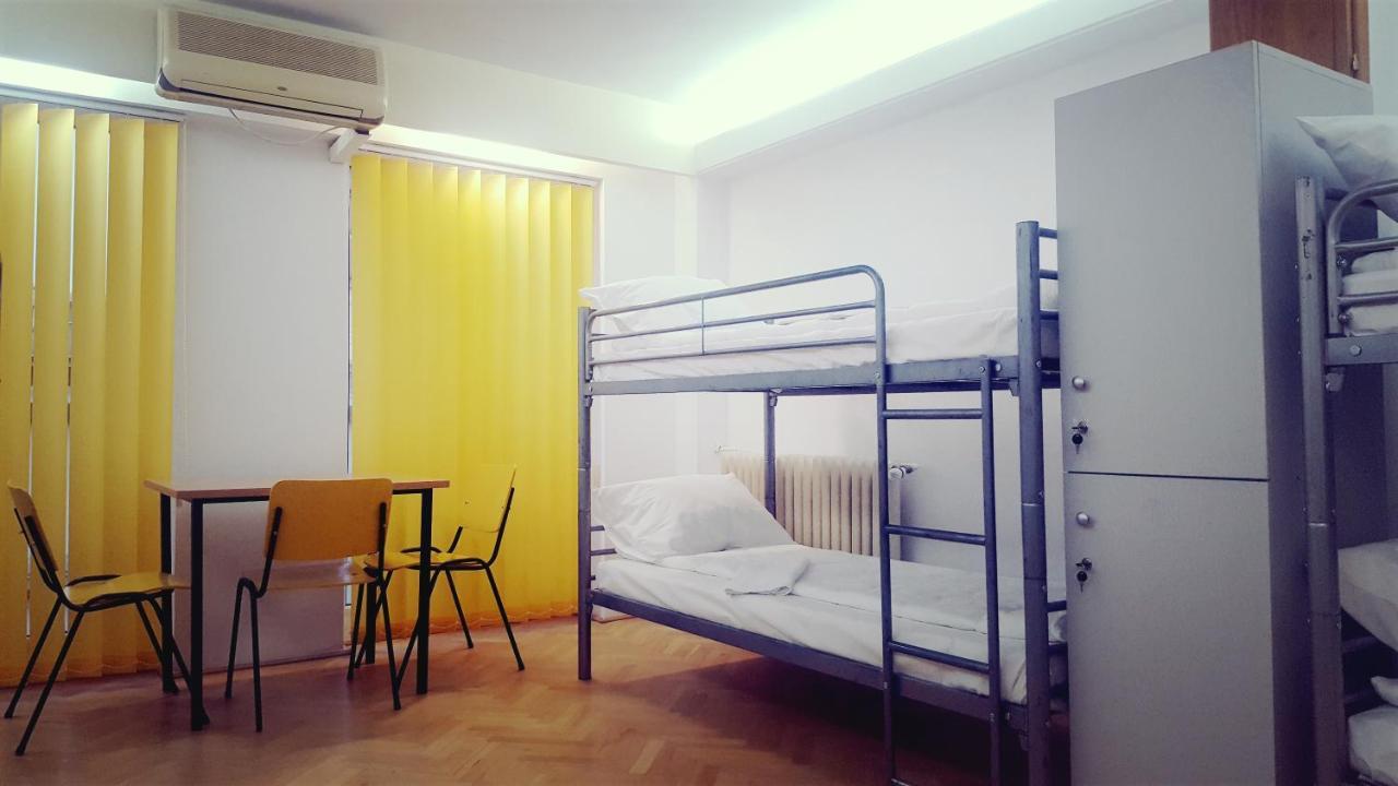 Sleep Inn Hostel Bucureşti Ngoại thất bức ảnh