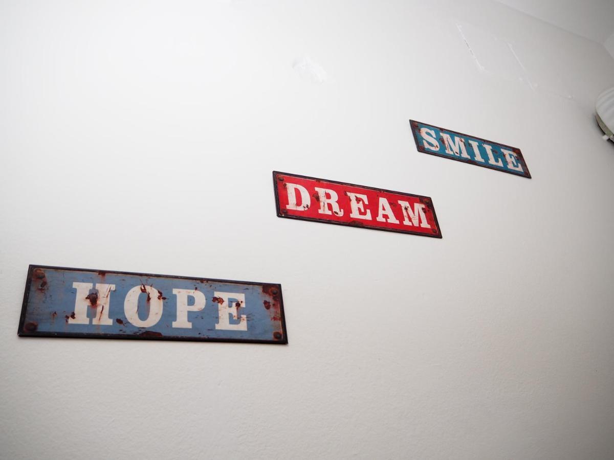 Sleep Inn Hostel Bucureşti Ngoại thất bức ảnh