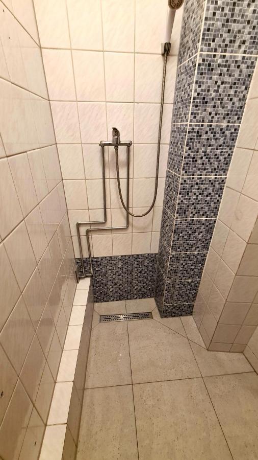 Sleep Inn Hostel Bucureşti Ngoại thất bức ảnh