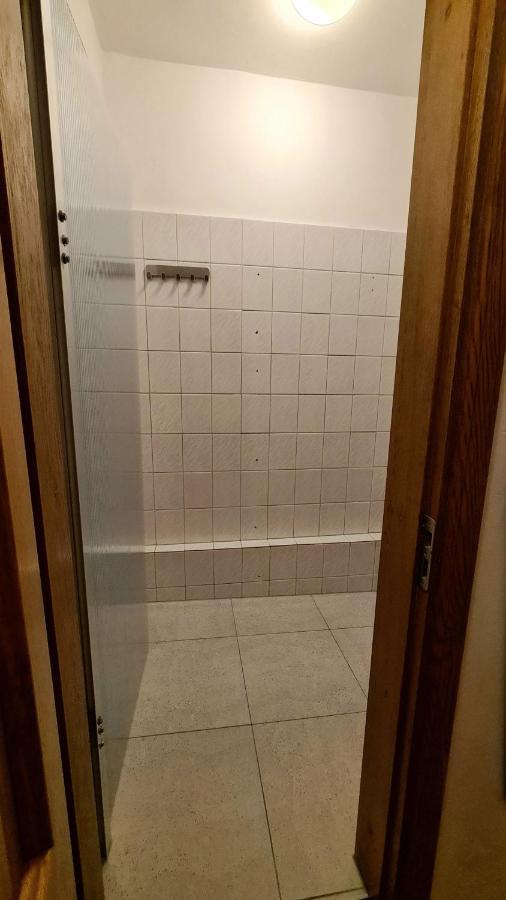 Sleep Inn Hostel Bucureşti Ngoại thất bức ảnh